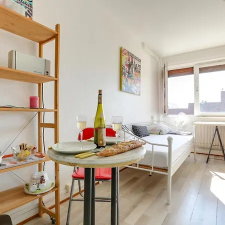 Cute Studio Near Orangerie